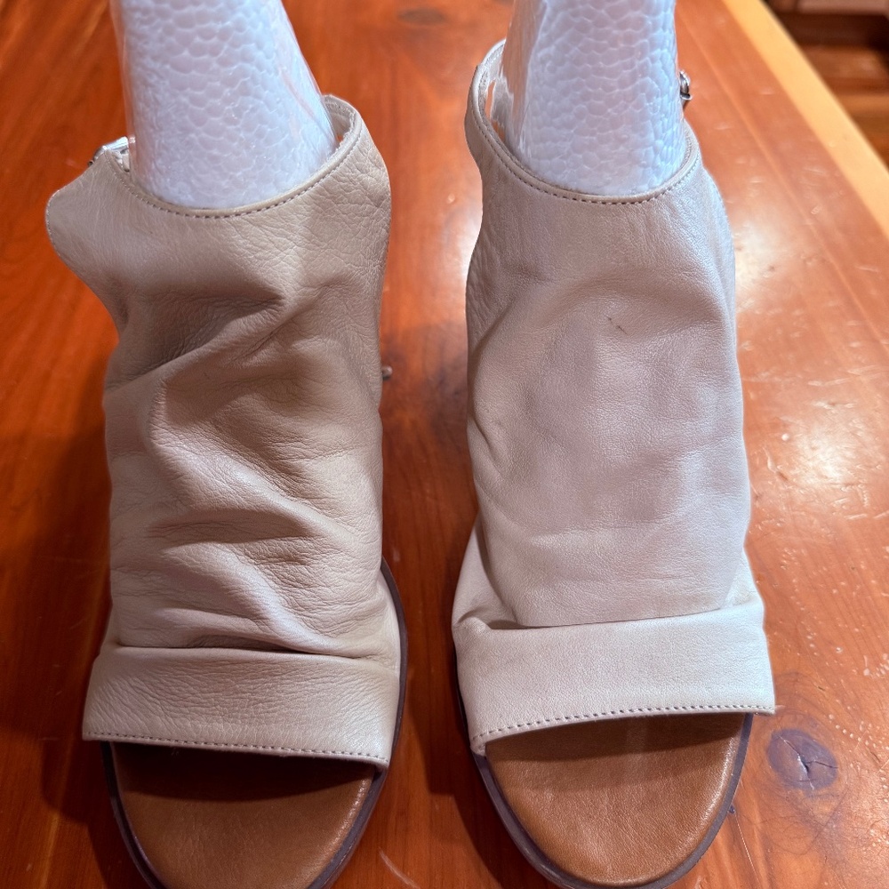 Artisan Hanover 6 leather heeled sandals